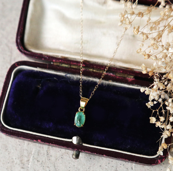 【K10】ザンビア産エメラルドの一粒ネックレス(オーバルファセットカット)＊5月誕生石 1枚目の画像