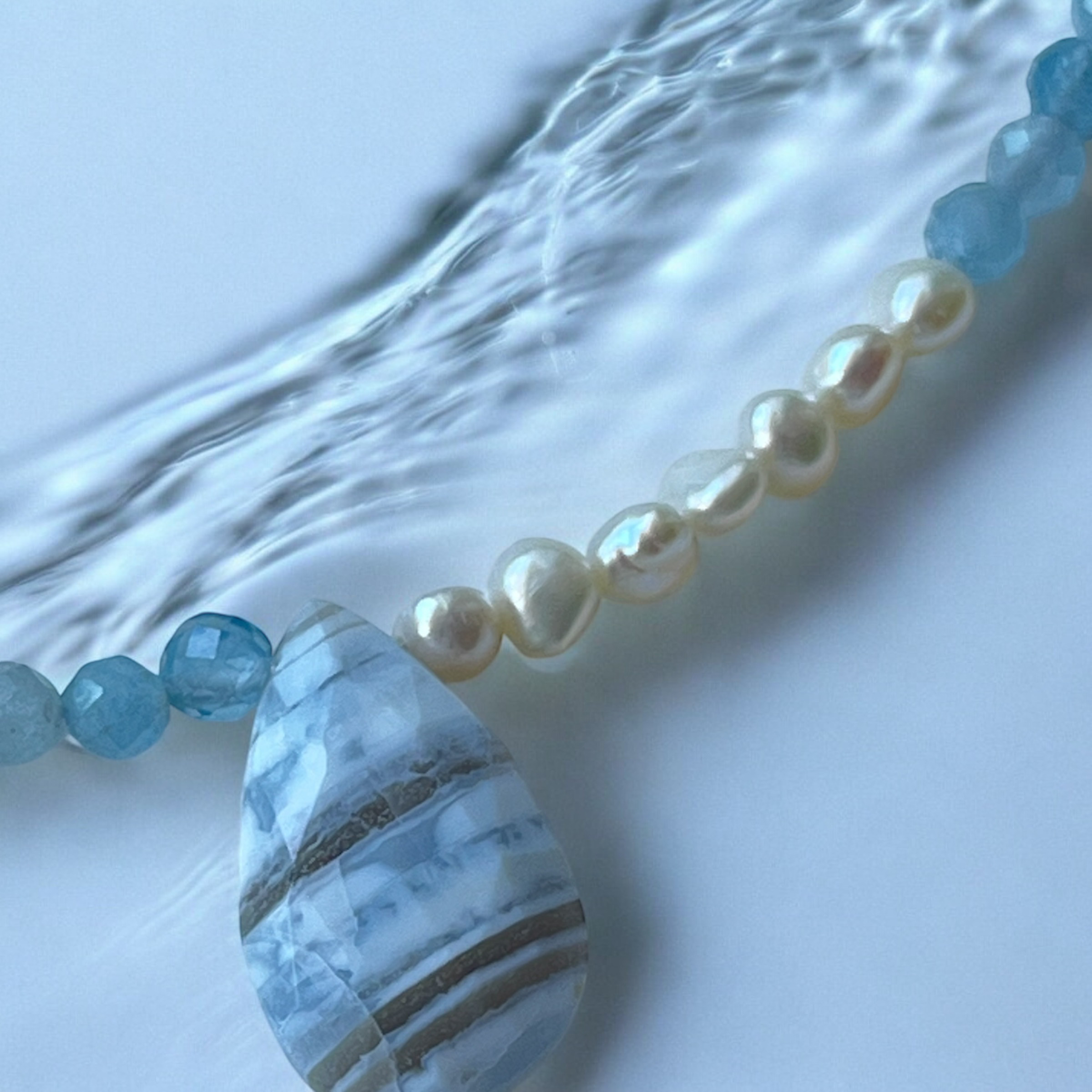 奇跡のストライプ　ブルーオパール　アクアマリンネックッレス　パール