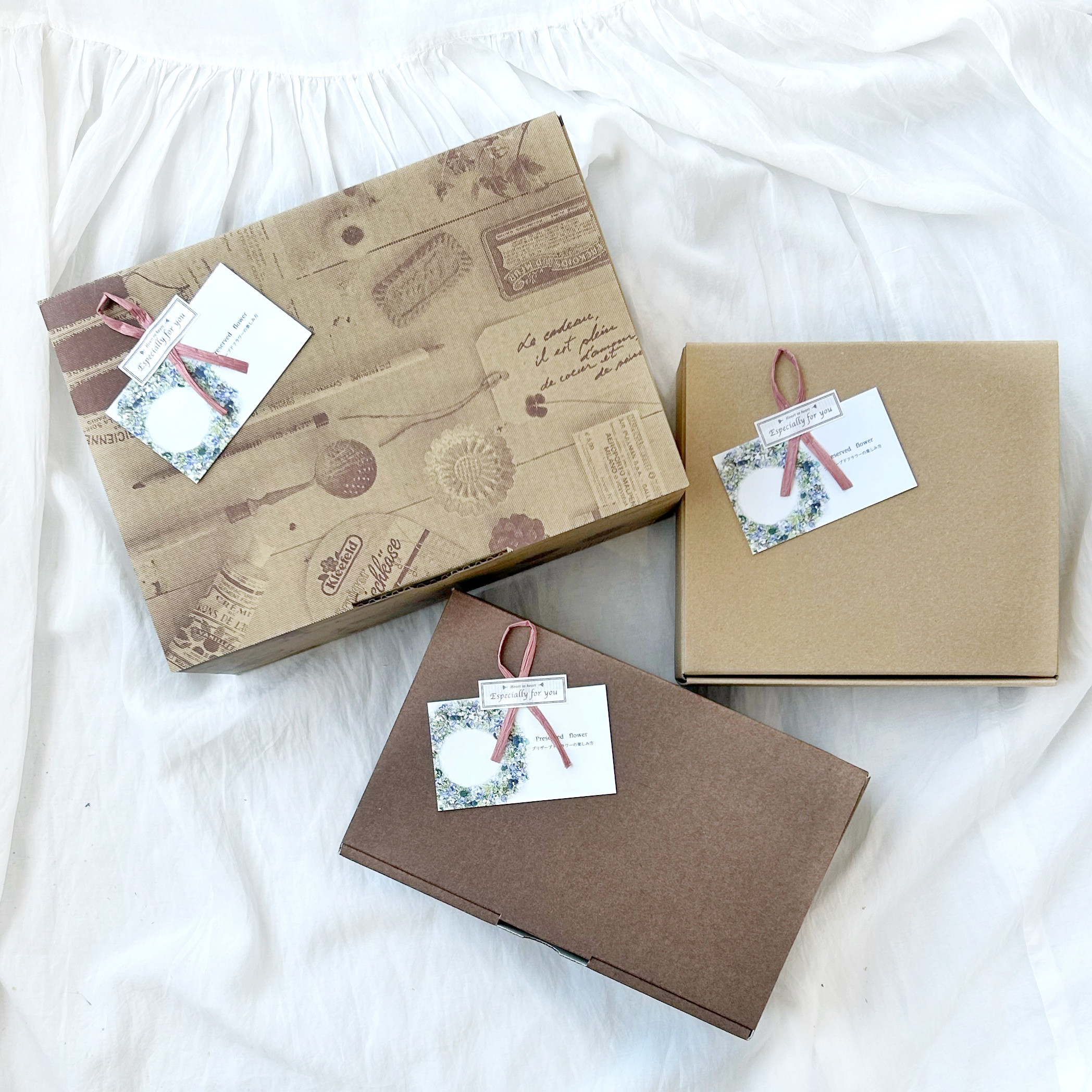 文字入れOK 木製ガラスフレームブーケ　6001ホワイト　両親贈呈　子育て感謝状　結婚式　結婚祝い　誕生日　還暦祝い