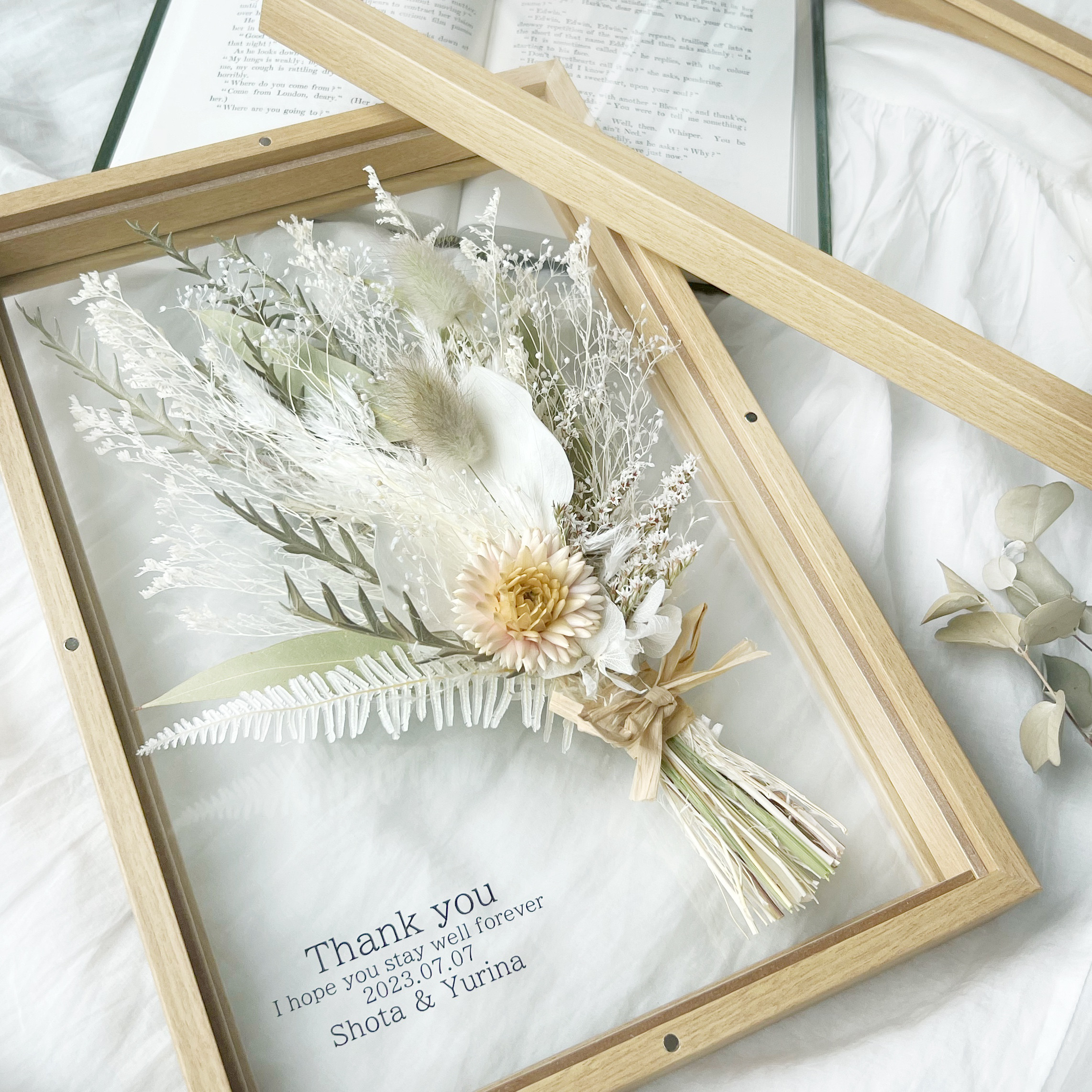 文字入れOK 木製ガラスフレームブーケ　6001ホワイト　両親贈呈　子育て感謝状　結婚式　結婚祝い　誕生日　還暦祝い