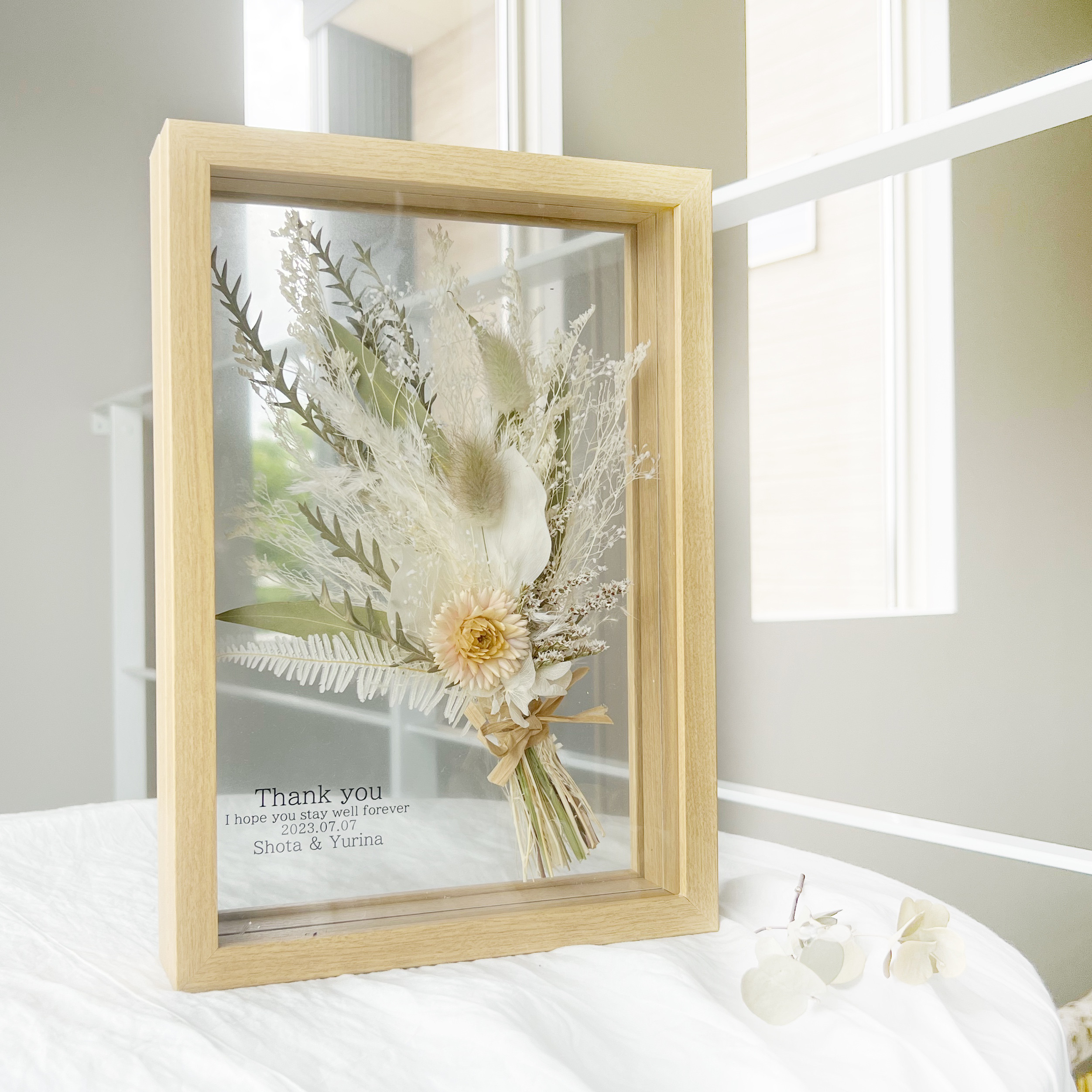 文字入れOK 木製ガラスフレームブーケ　6001ホワイト　両親贈呈　子育て感謝状　結婚式　結婚祝い　誕生日　還暦祝い