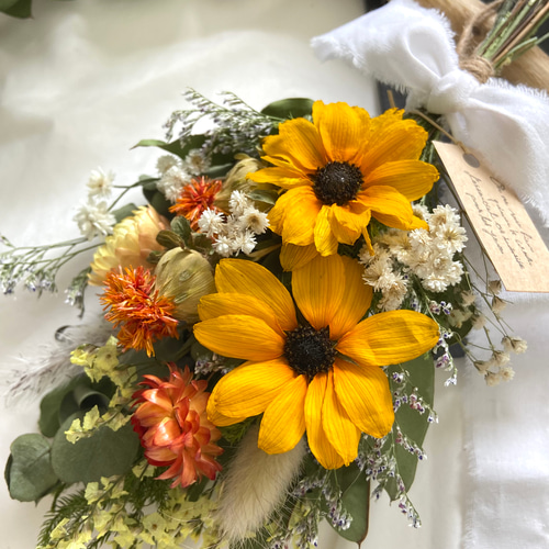 再販】小ひまわり☆ドライフラワースワッグ 紅花 ヘリクリサム