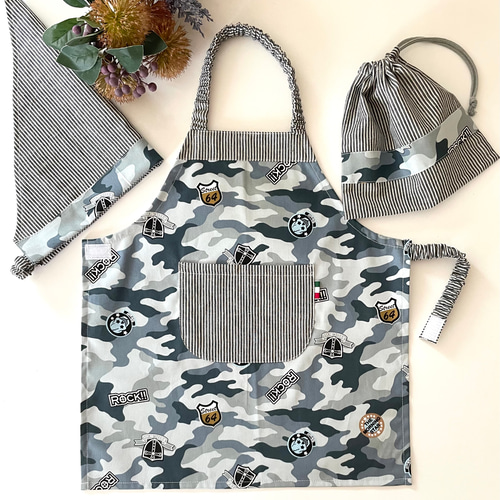 80-160cm 迷彩&ワッペンのエプロン3点セット グレー マジックテープ