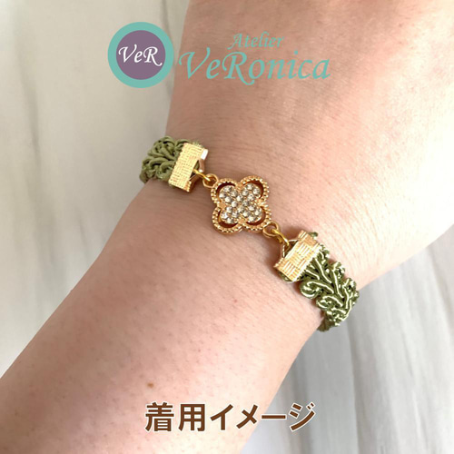 クローバーブレスレット　ゴールド クローバーブレスレット クローバー アクセサリー バングル