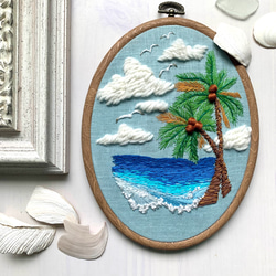 《受注製作》Summer Sea  夏雲の向こうに　　手刺繍タペストリー 1枚目の画像