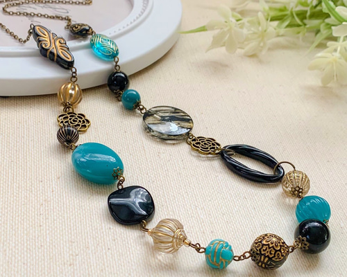 ブルー✳︎ブラックのロングネックレス ネックレス・ペンダント