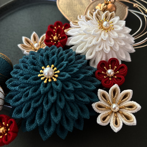 つまみ細工髪飾り 和装 着物 振袖 袴 色打掛 成人式 卒業式 結婚式 白