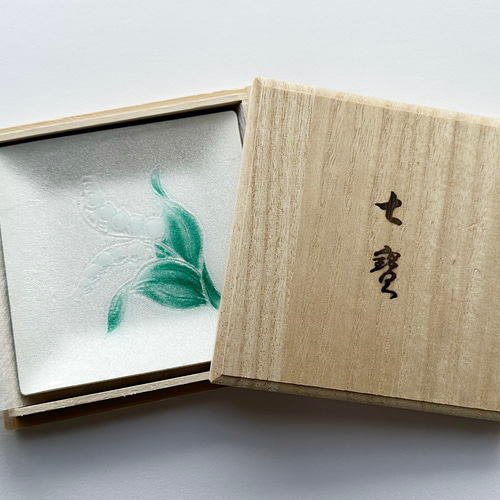すずらん 七宝焼の銘々皿 小皿 太田七宝 通販 16184765|Creema すずらん 七宝焼の銘々皿 小皿 太田七宝 通販 16184765|Creema