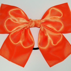 リボン　ヘアゴム　オレンジ　橙　サテン　大きめ　発表会　着物　ヘアアクセ　コスプレ　フェス　イベント　はいからさん　 1枚目の画像