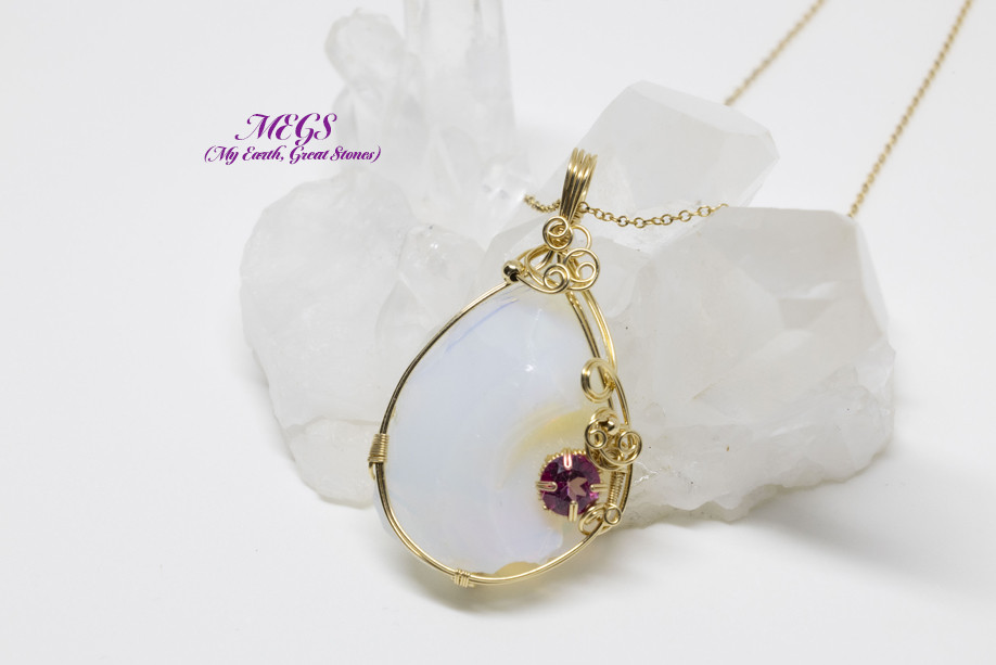 アンダラクリスタル ホワイトオパール＆ピンクトパーズ ～Doux ワイヤーアートペンダントトップ