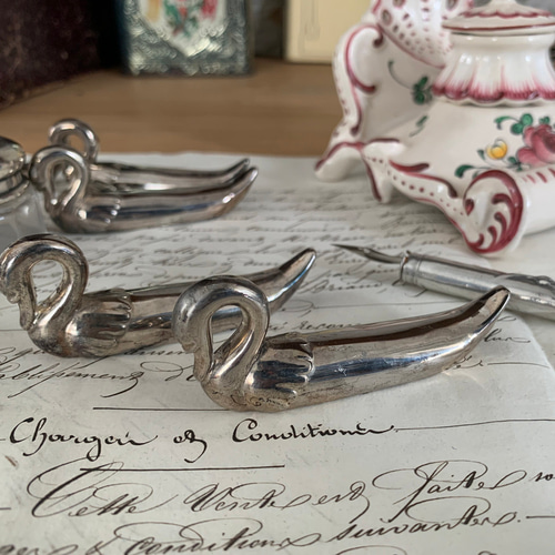 スワンのカトラリーレスト♪ペンレストにも~ ブローチ *LULU｜フランス