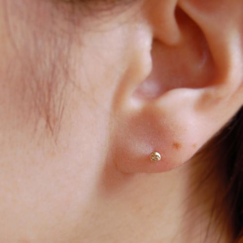 18金 満月の夜。フルムーンピアス 片耳用 ピアス（スタッド・一  