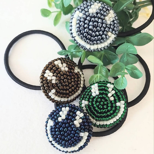 選べるカラー】シックな大人ニコちゃん☆ビーズ刺繍ヘアゴム ヘアゴム 