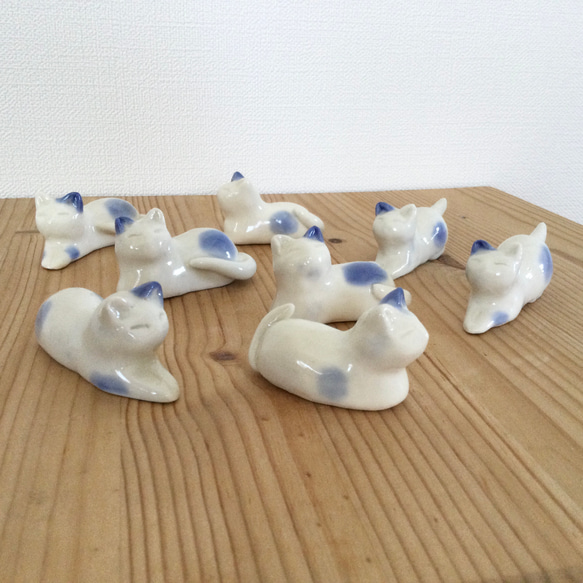 陶器の小さな猫たち(青ぶち) 5枚目の画像