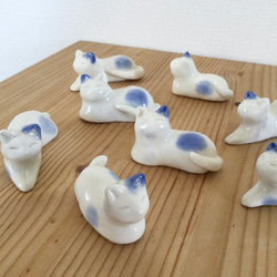 陶器の小さな猫たち(青ぶち) 4枚目の画像