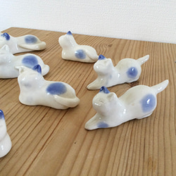 陶器の小さな猫たち(青ぶち) 3枚目の画像