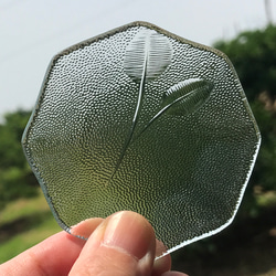 昭和ガラス・レトロガラスの豆皿・マルチトレイ　葉っぱ柄　SDGs 1枚目の画像