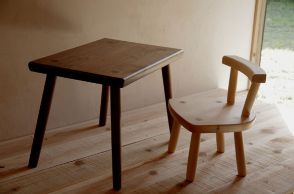 ブラックウォールナットのミニテーブル 5枚目の画像