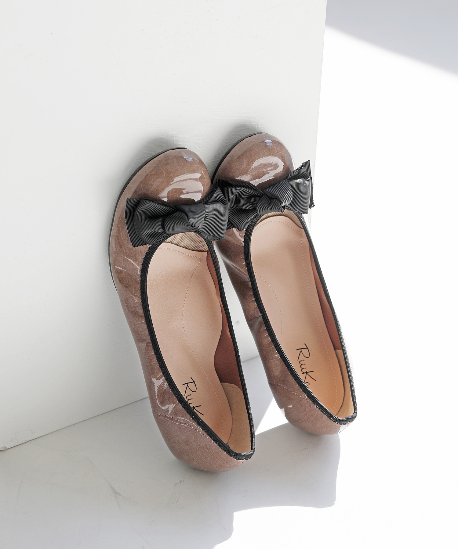 【日本製・軽量110g】大人可愛いリボンフラットパンプス｜歩きやすいぺたんこ靴・持ち歩き用にも【21.5～25.0cm】