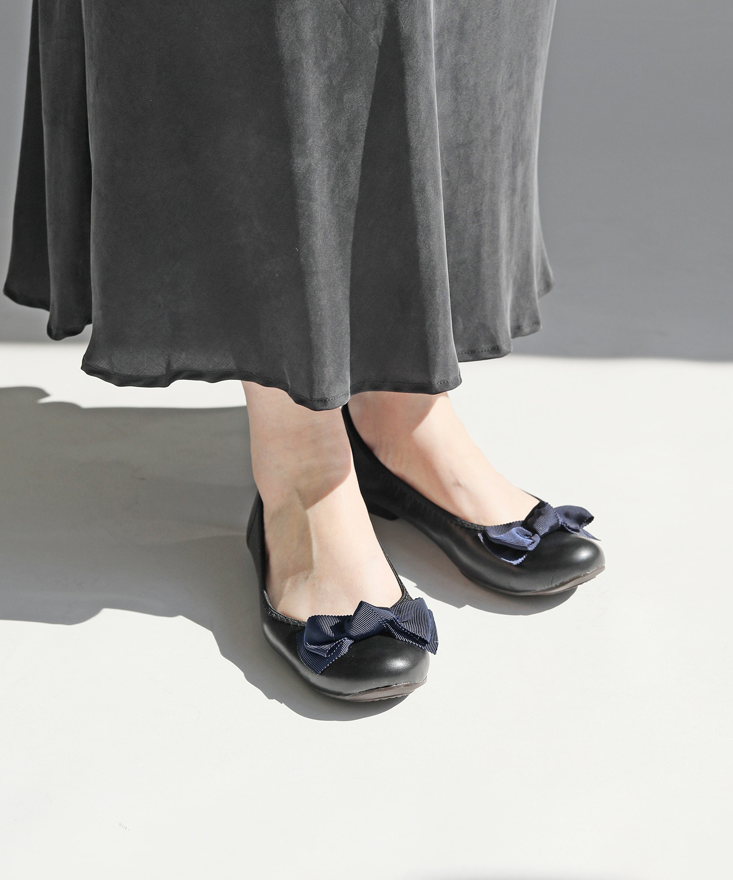 【日本製・軽量110g】大人可愛いリボンフラットパンプス｜歩きやすいぺたんこ靴・持ち歩き用にも【21.5～25.0cm】