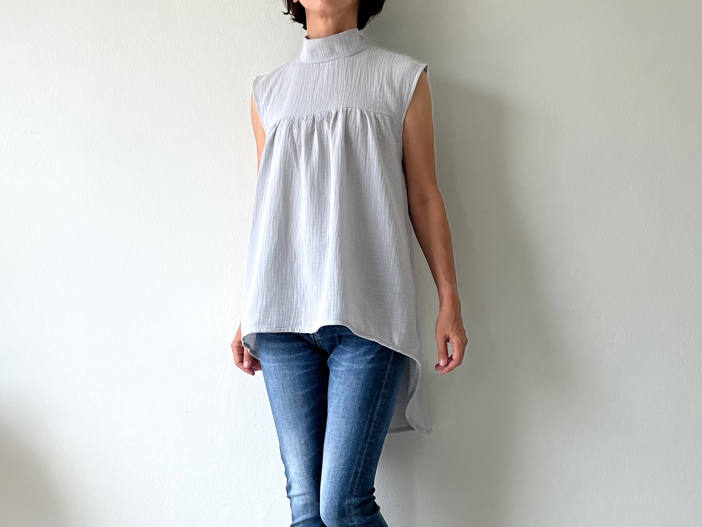 スタンドカラーノースリーブダブルガーゼブラウス　ギャザーカットソー グレー プルオーバー