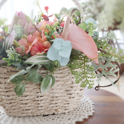 アンスリウムとプロテア バスケットアレンジ ❁ 南国風のお花 アート