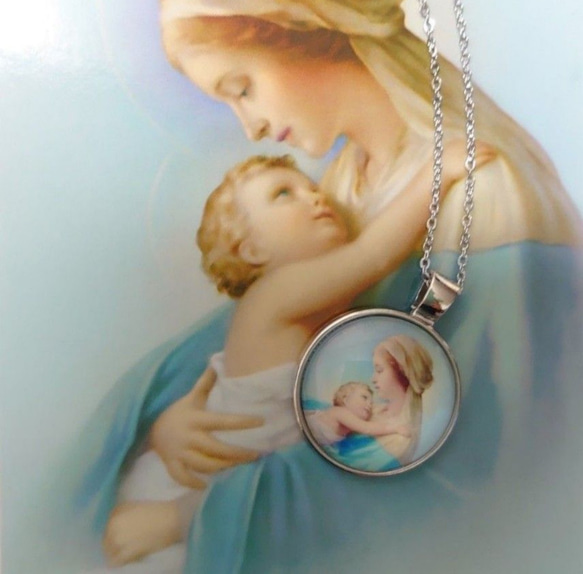 ガラスの聖母マリア 美しい聖母子 シルバーカラー ロザリオお守りネックレス 御守りペンダント 2枚目の画像