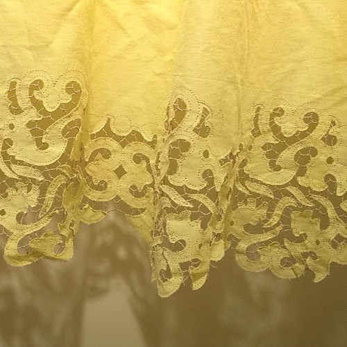 スイス製ローンのカフェカーテン 裾カットレース カーテン MADAM 