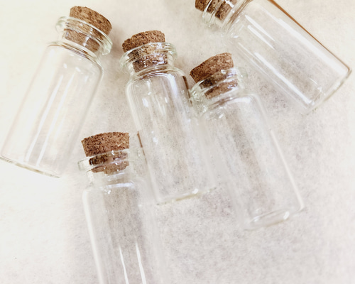 【1本】真ん中手彫りガラスボトルセット透明なミニボトル飲料香水ガラス素材 星マーク】手彫りガラスボトルセット透明なミニボトル飲料香水