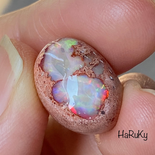 カンテラオパール 母岩付きオパール ルース 32 天然石 天然色 天然石