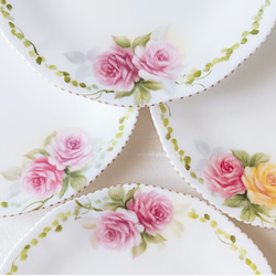 手描きの食器 ケーキ皿 レース模様 透かし皿 / バラ 中皿 Atelier Tomo