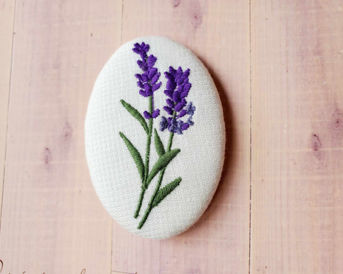 刺繍ブローチ×くるみボタン　オーダー品 89dbff31de4f96e319f26648fa6de1