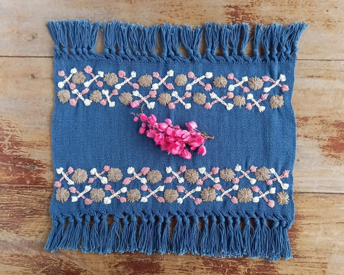 セール]草木染めの手刺繍クロス 藍 /棚飾り, 敷物, インテリア/手織り