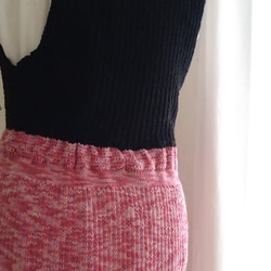 【完全新作】【送料込み】総手編み ニットジャンパースカート 黒×ワインレッド 4枚目の画像