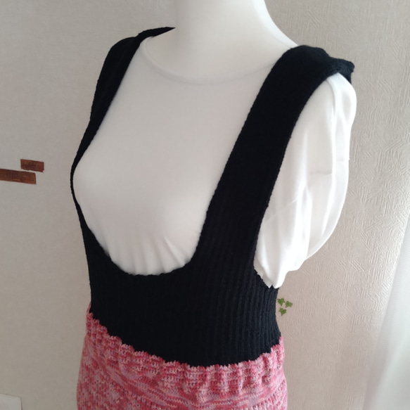 【完全新作】【送料込み】総手編み ニットジャンパースカート 黒×ワインレッド 2枚目の画像