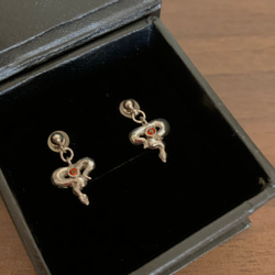 H様オーダーメイドボールパイソンのピアス 1枚目の画像