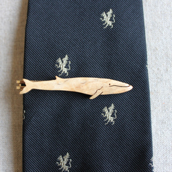 シロナガスクジラ木製ネクタイピン 7枚目の画像
