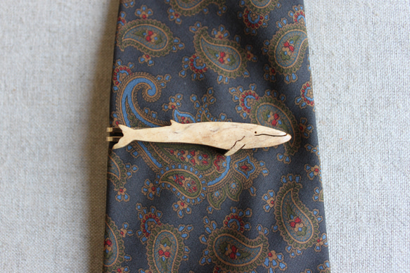 シロナガスクジラ木製ネクタイピン 8枚目の画像