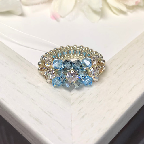 小花のリング〜くすみブルー〜【キュービックジルコニアとクリスタル