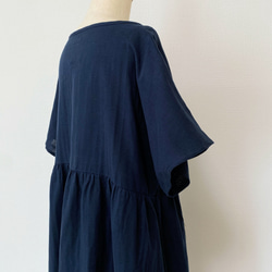 簡約素色短袖洋裝 *柔軟雙層紗布 *100%國產棉 *有口袋 *寬鬆蝙蝠袖 *深藍色 第14張的照片