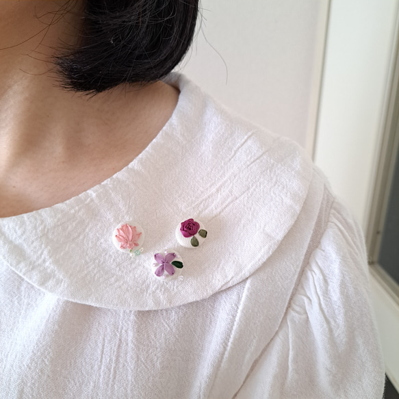 ささやかな華やぎ　雨上がりの紫陽花刺繍　くるみボタン　タックピン 14枚目の画像