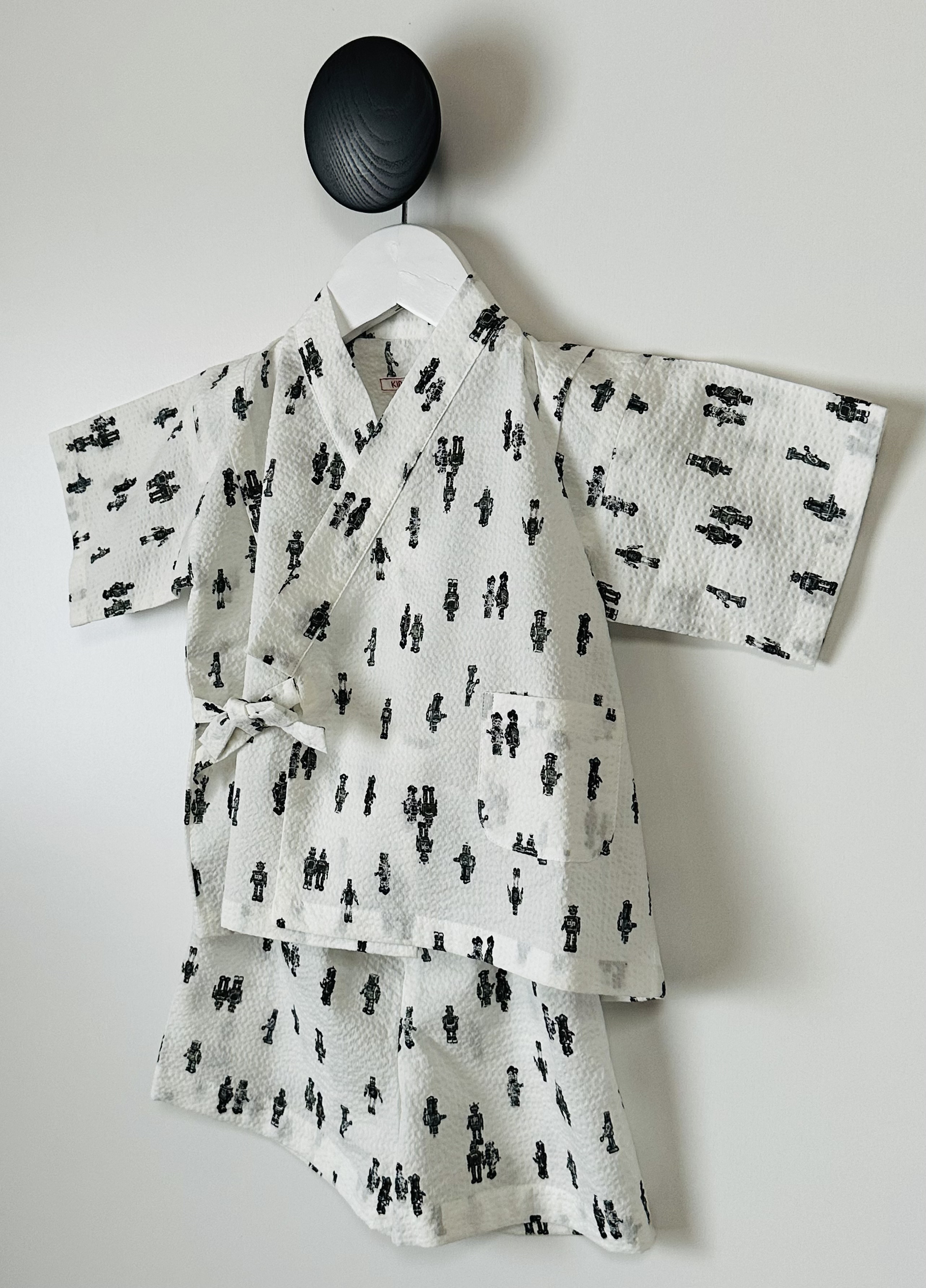男の子大好き！レアなロボットモノクロプリント リップル生地の甚平 (80/90cm) 子供服 KID A.LONDON 通販  16192776｜Creema(クリーマ)