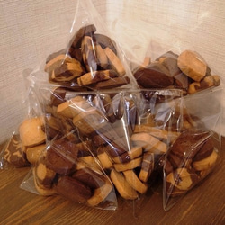 みんとさま専用ページ【送料無料】さんかく袋のてづくりクッキー×20個【プチギフトなどに】とプレーンクッキー 1枚目の画像