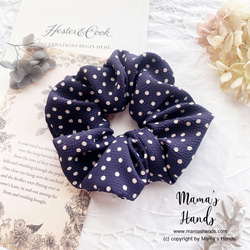 シュシュ  ヘアゴム  コットンアイボリー/ネイビー 8d4bd840a1dcd9376dd5b6c48ea67e