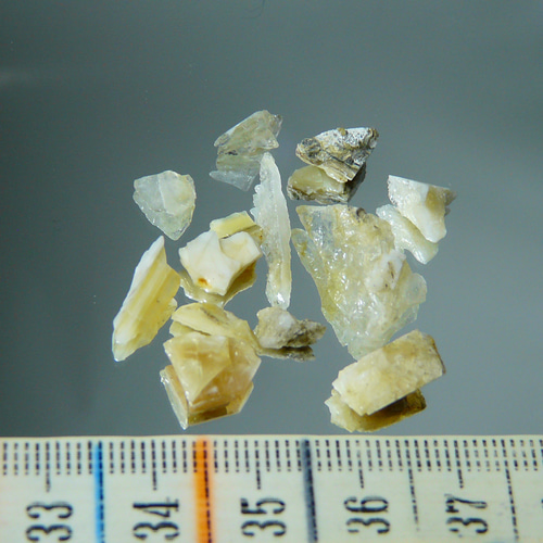 30628-14 北海道産出 ☆蛍光☆ (@_@) 磨き オパール原石 天然石 GEO