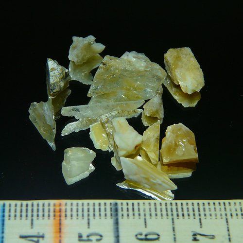 30628-14 北海道産出 ☆蛍光☆ (@_@) 磨き オパール原石 天然石 GEO