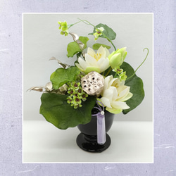 ♕* 人気の蓮がメイン♬ 紫▪ 青▪ 白 の上品な造花仏花アレンジメント ♧* c6677c7d85fa6262beba5866457f22