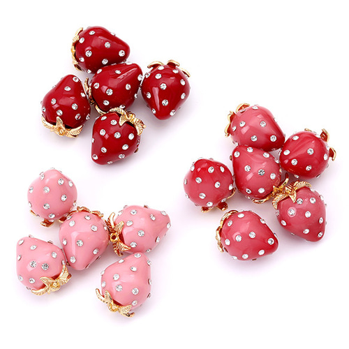 A4307-3 6個 いちごチャーム 樹脂製イチゴチャーム かわいい