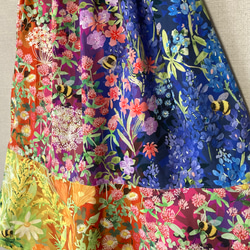 夏を楽しむ思いっきり華やかなスカート「Robin Pickensさんの美しいレインボーカラー」moda生地 10枚目の画像