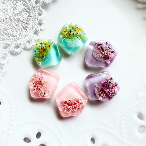 小花がかわいいドライフラワーレジンピアス イヤリング ピアス 小花がかわいいドライフラワーレジンピアス イヤリング ピアス
